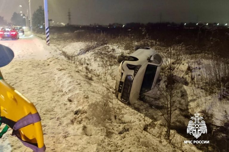 Три автомобиля столкнулись на Бурашевском шоссе в Твери