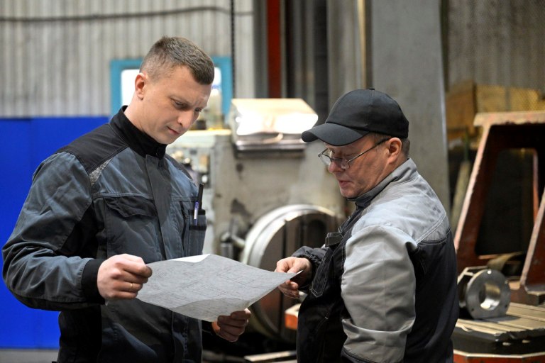 Глава Тверского региона ознакомился с работой ржевского предприятия АО «Электромеханика»