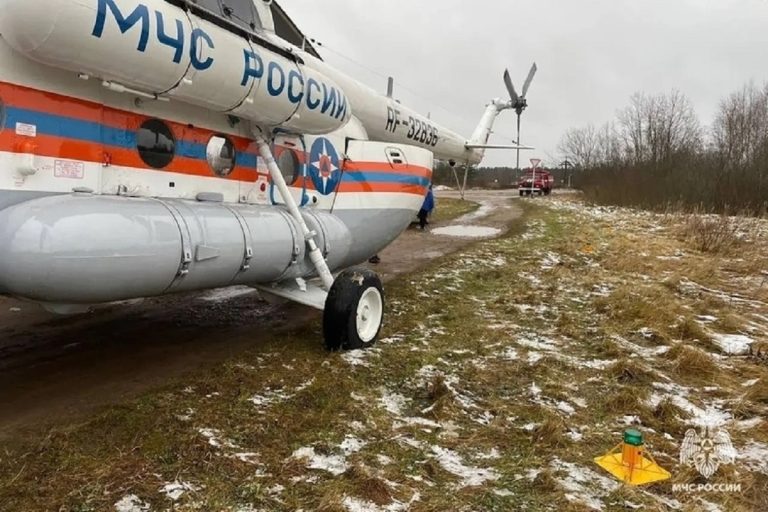 Пациентку районной больницы доставили вертолетом в Тверь