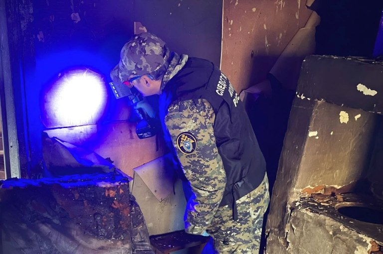 Два человека погибли при пожаре в Тверской области