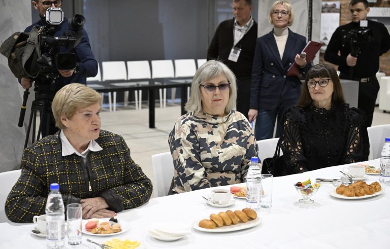 Актуальные вопросы Ржевского округа Виталий Королев обсудил с ветеранами и общественниками