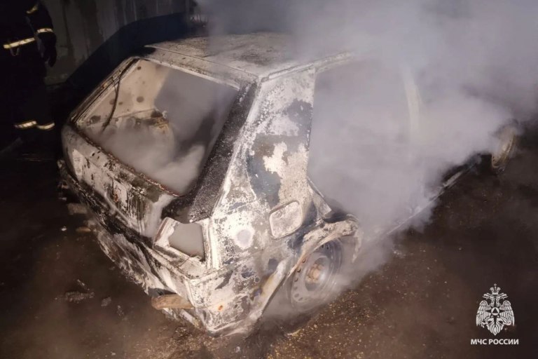 В Твери сгорел дотла автомобиль