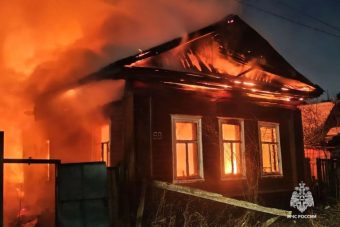 В Тверской области пылали два строения В Тверской области пылали два строения