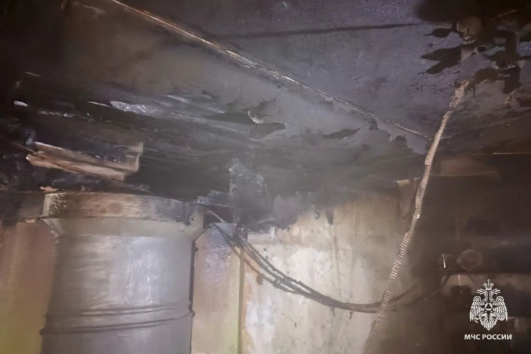 В Тверской области полыхал жилой дом