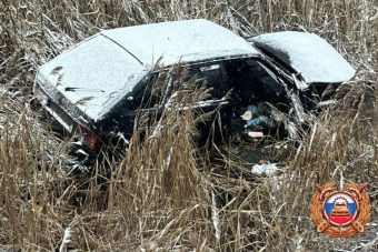 В Тверской области легковушка вылетела в кювет, пострадал водитель