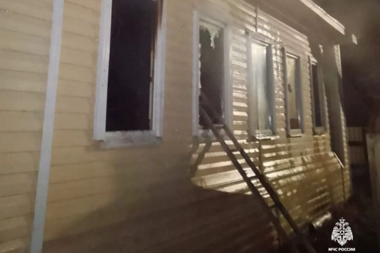 Женщина погибла при пожаре в Тверской области