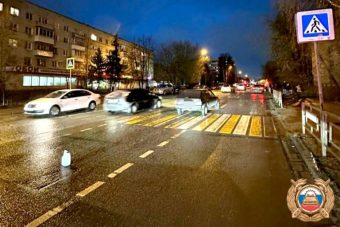 На пешеходном переходе в Твери ВАЗ сбил женщину