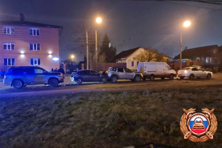 В Твери произошло массовое ДТП на Соминке – есть пострадавшие