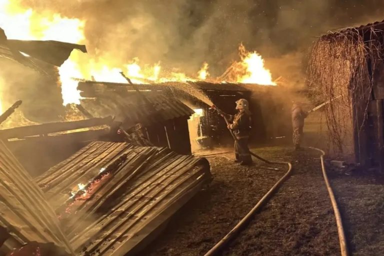 В Тверской области на пожаре пострадали двое жильцов