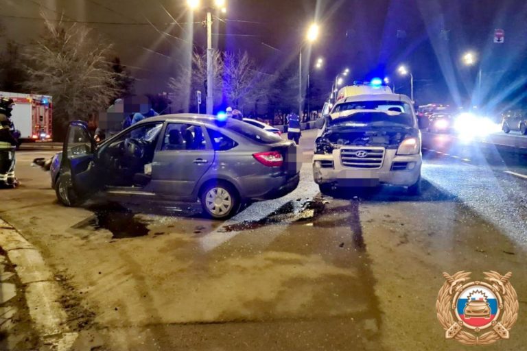 В Твери при столкновении двух авто пострадал 5-летний пассажир