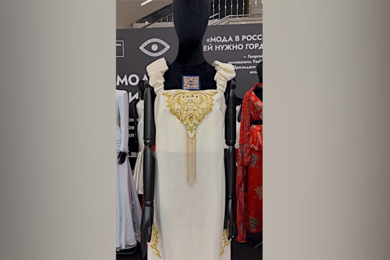 И в Пекине, и в Москве одновременно: мода «Торжокских золотошвей» объединяет и вдохновляет