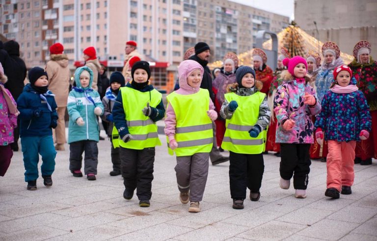 В Удомле открыт обновленный сквер на улице Попова