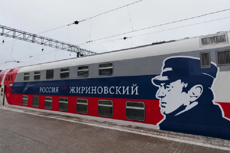 На вагоны, изготовленные в Твери, нанесли портрет Жириновского и его автограф