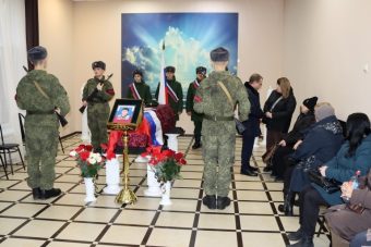 Жители Тверской области простились с юным бойцом, погибшим на СВО
