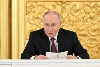 Владимир Путин велел немедленно начать структурную перестройку экономики России
