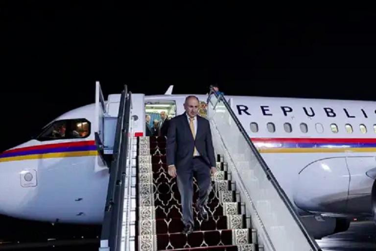 Самолет премьер-министра Армении Николы Пашиняна час кружил над Тверской областью