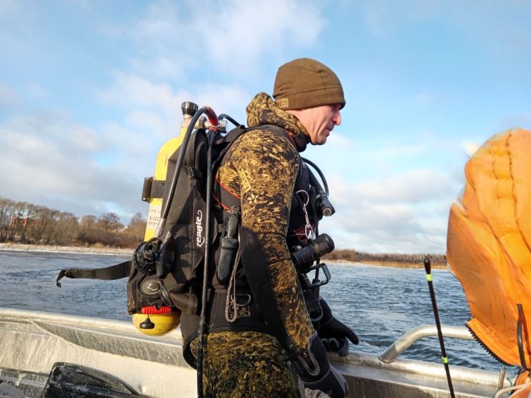 Опубликованы фото поисковых работ после авиакатастрофы Ан-22