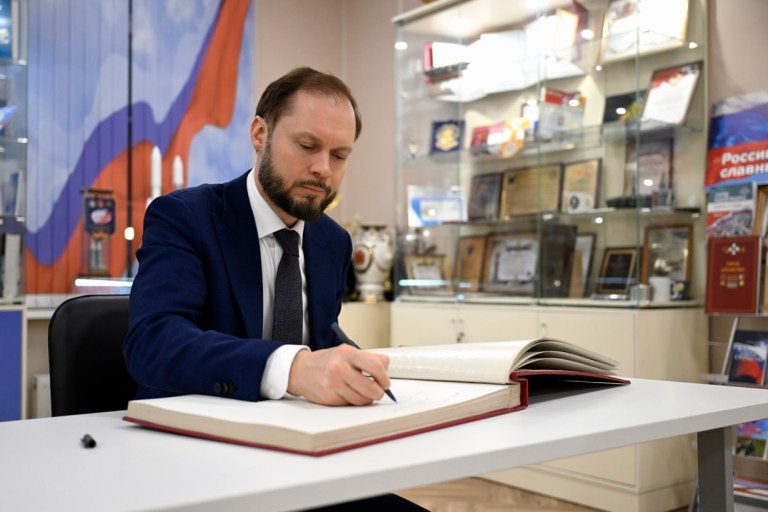 В Твери отпраздновали 82-летие Суворовского военного училища