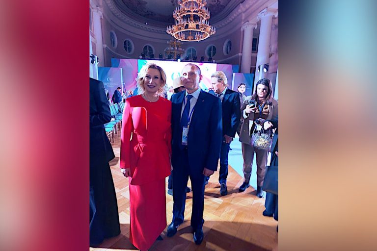 Союз дизайна и традиций: «Торжокские золотошвеи» вновь покорили международный форум в Санкт-Петербурге