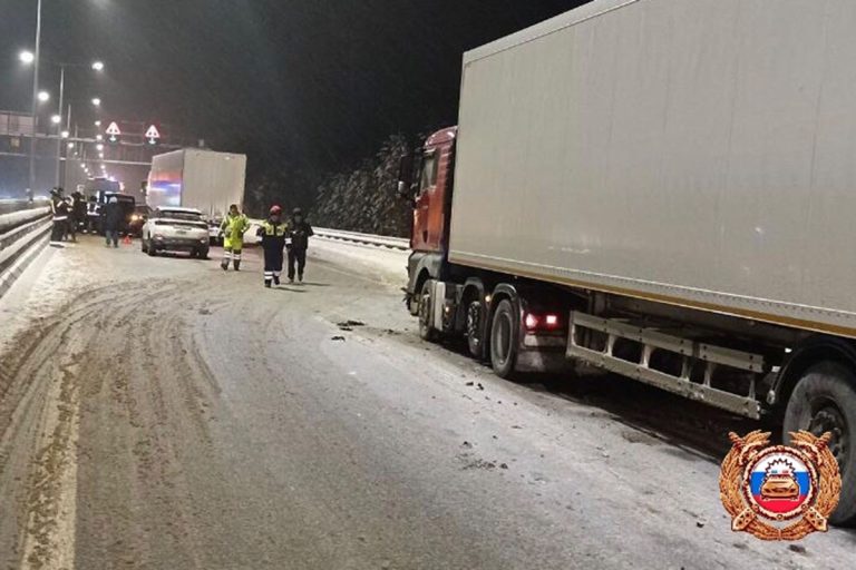 Массовое ДТП произошло на трассе М-11 в Тверской области
