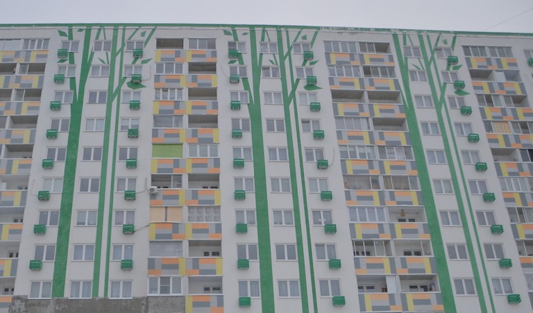 В Твери продолжается ремонт в домах на улице Оснабрюской, пострадавших после атаки БПЛА