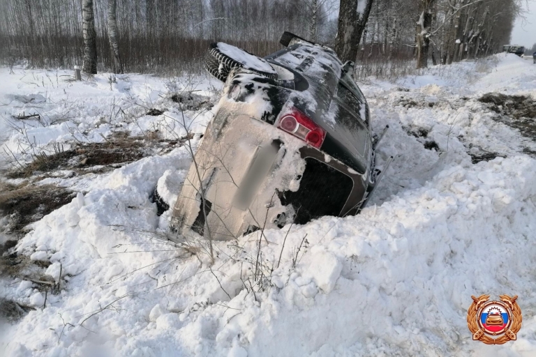 В Тверской области автомобиль перевернулась LADA, пострадал ребенок