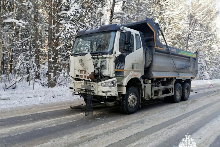 Жёсткое ДТП под Конаково: один погиб, один в больнице