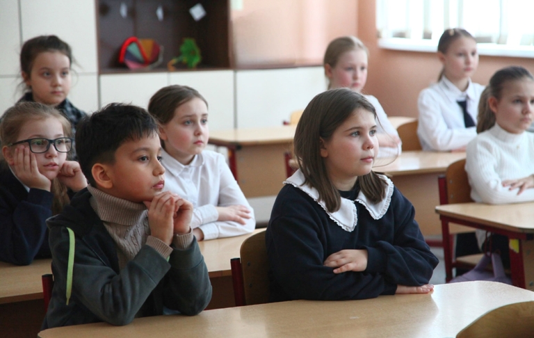 В Твери представитель СК России и кадеты рассказали школьникам о блокаде Ленинграда