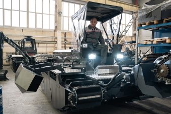 В Твери произвели первые мультифункциональные машины-амфибии, превосходящие западные аналоги