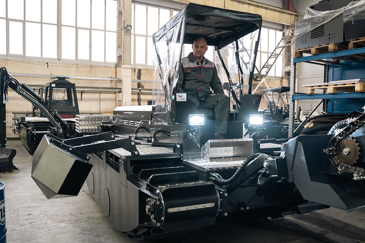 В Твери произвели первые мультифункциональные машины-амфибии, превосходящие западные аналоги