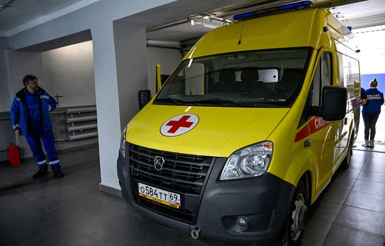 Михаил Мурашко прибыл в Тверскую область и обсудил с Виталием Королевым строительство ДОКБ