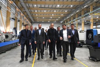 Денис Мантуров посетил инновационные предприятия в Тверской области Денис Мантуров посетил инновационные предприятия в Тверской области