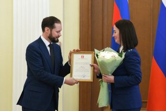 Виталий Королев вручил награды лучшим работникам прокуратуры Тверской области