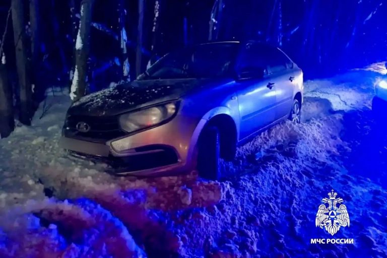 Четыре автомобиля столкнулись в Заволжском районе Твери