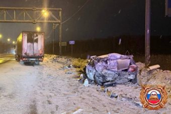 Два человека пострадали в тройном ДТП на М-10 в Тверской области Два человека пострадали в тройном ДТП на М-10 в Тверской области