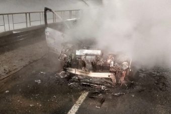 Автомобиль загорелся на М-9 в Тверской области Автомобиль загорелся на М-9 в Тверской области