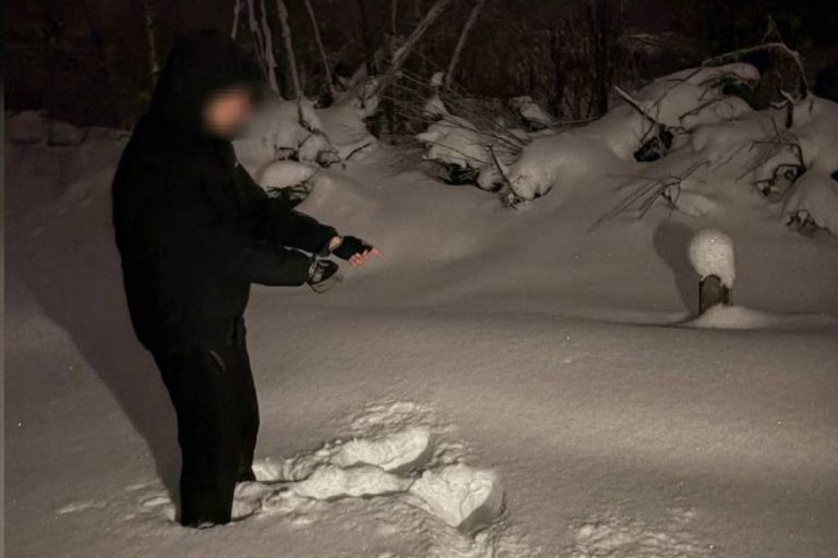 В Тверской области задержали мужчину, прятавшего наркотики возле ж/д путей