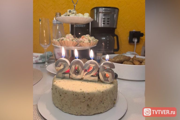 Врач предупредил о разнице между новогодним перееданием и панкреатитом