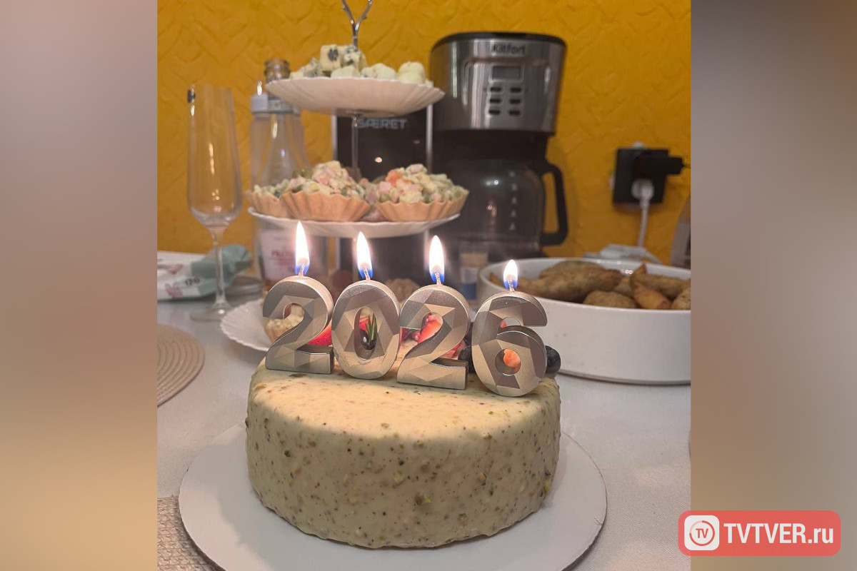 Врач предупредил о разнице между новогодним перееданием и панкреатитом