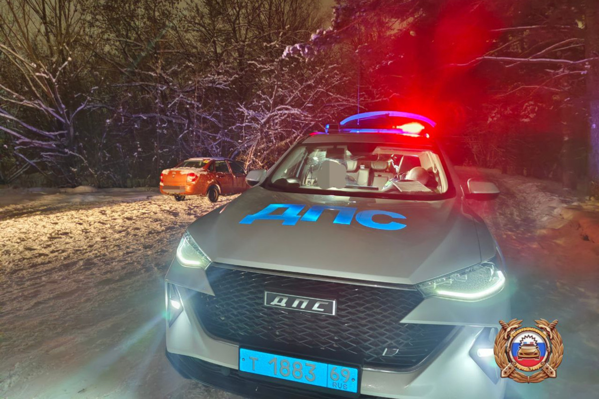 По Твери ночью рассекал подросток на машине