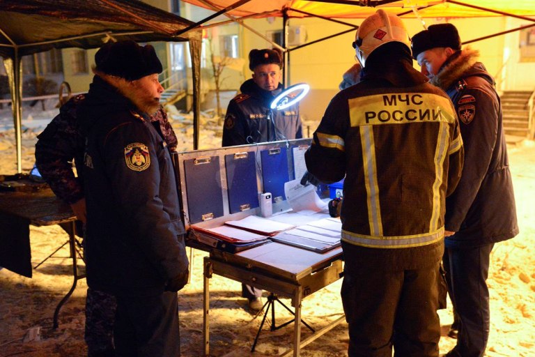 В Твери ведется ликвидация последствий падения обломков БПЛА на многоквартирный дом