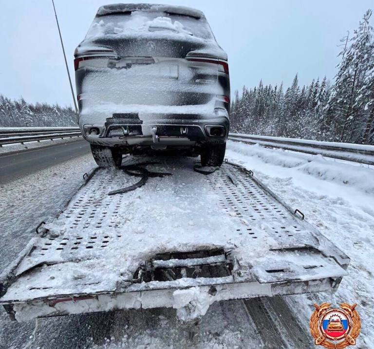Молодой водитель пострадал в тройном ДТП на М-11 в Тверской области