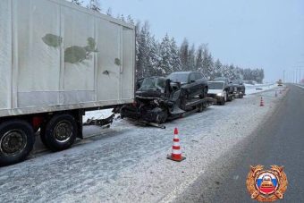 Молодой водитель пострадал в тройном ДТП на М-11 в Тверской области