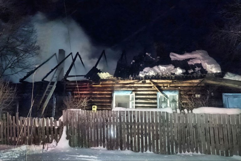 Женщина погибла при пожаре в Тверской области