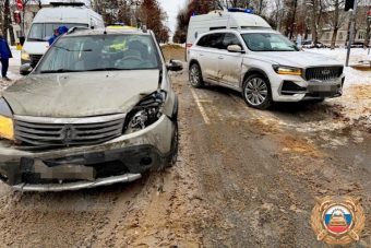 Три человека, включая двоих детей, госпитализированы после ДТП в Твери