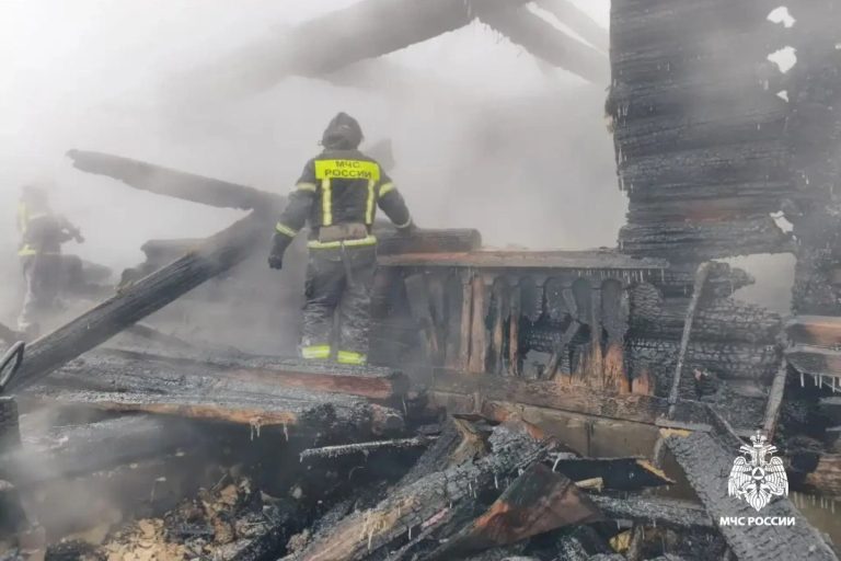 В Тверской области следователи разбираются в причинах пожара с троими погибшими