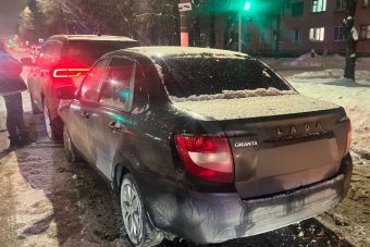 В Твери легковушка протаранила кроссовер – пострадал маленький мальчик