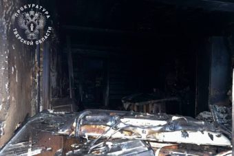 Два человека погибли при пожаре в Тверской области