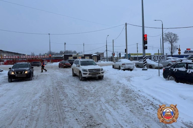 Водитель пострадал в столкновении автомобилей на улице Шишкова в Твери