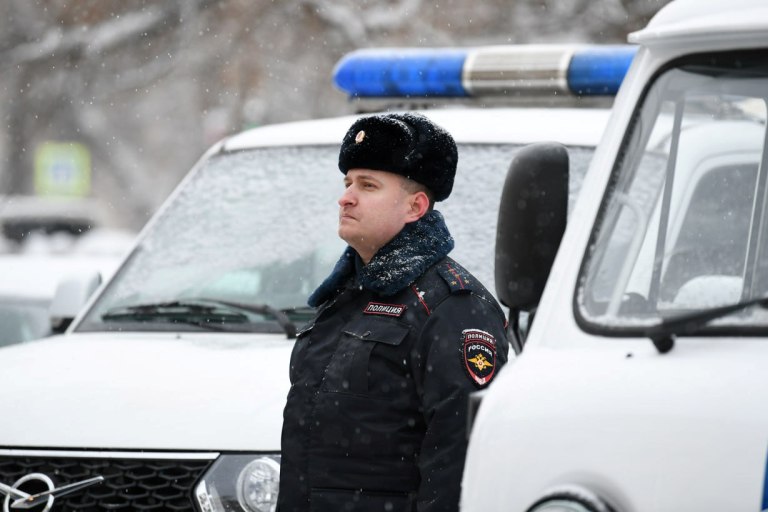 Глава Тверской области вручил полицейским ключи от новых служебных автомобилей